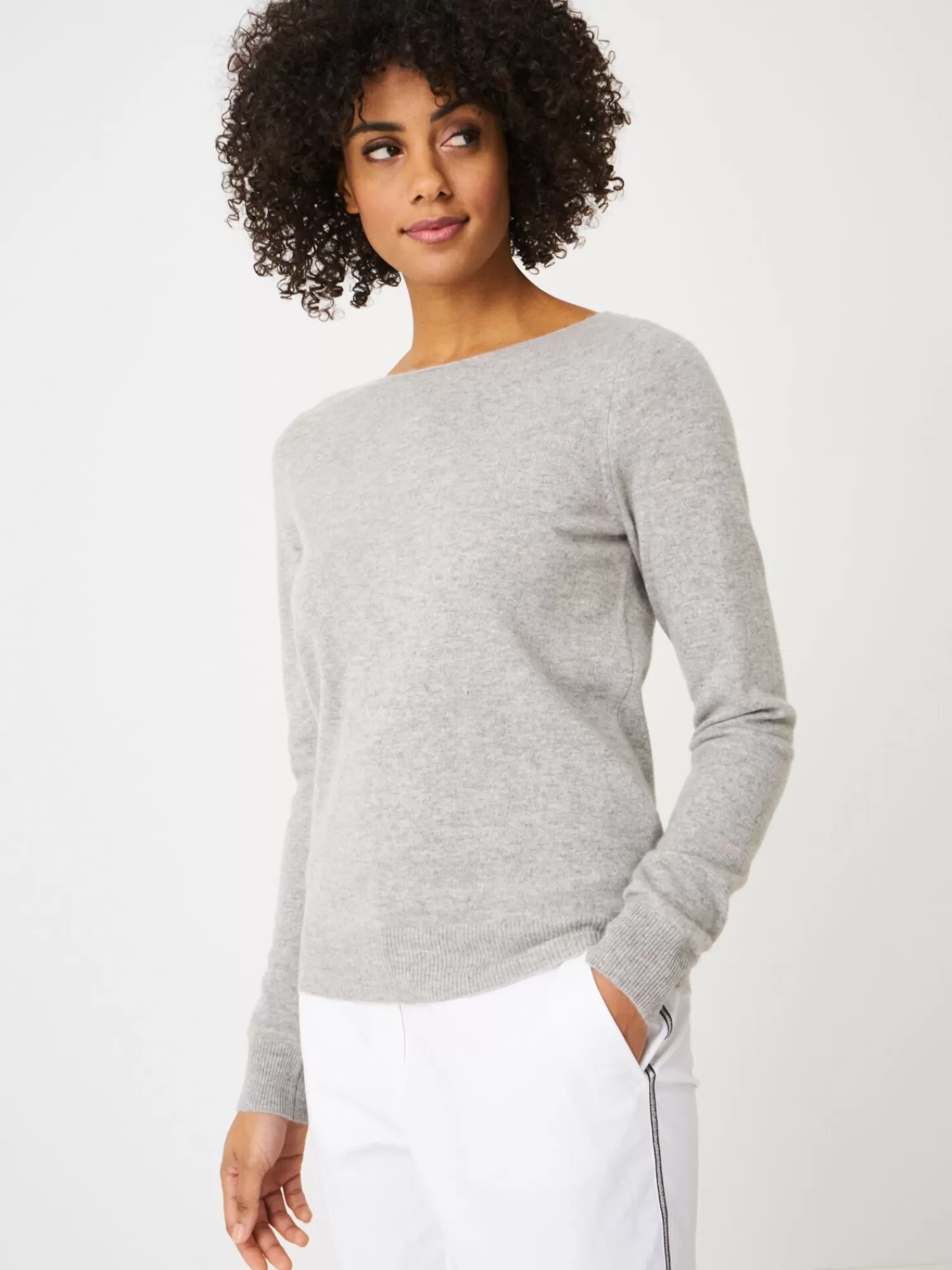 REPEAT cashmere Organisches Kaschmir>Basic Pullover Mit U-Boot-Ausschnitt Aus Bio-Kaschmir Silver Grey