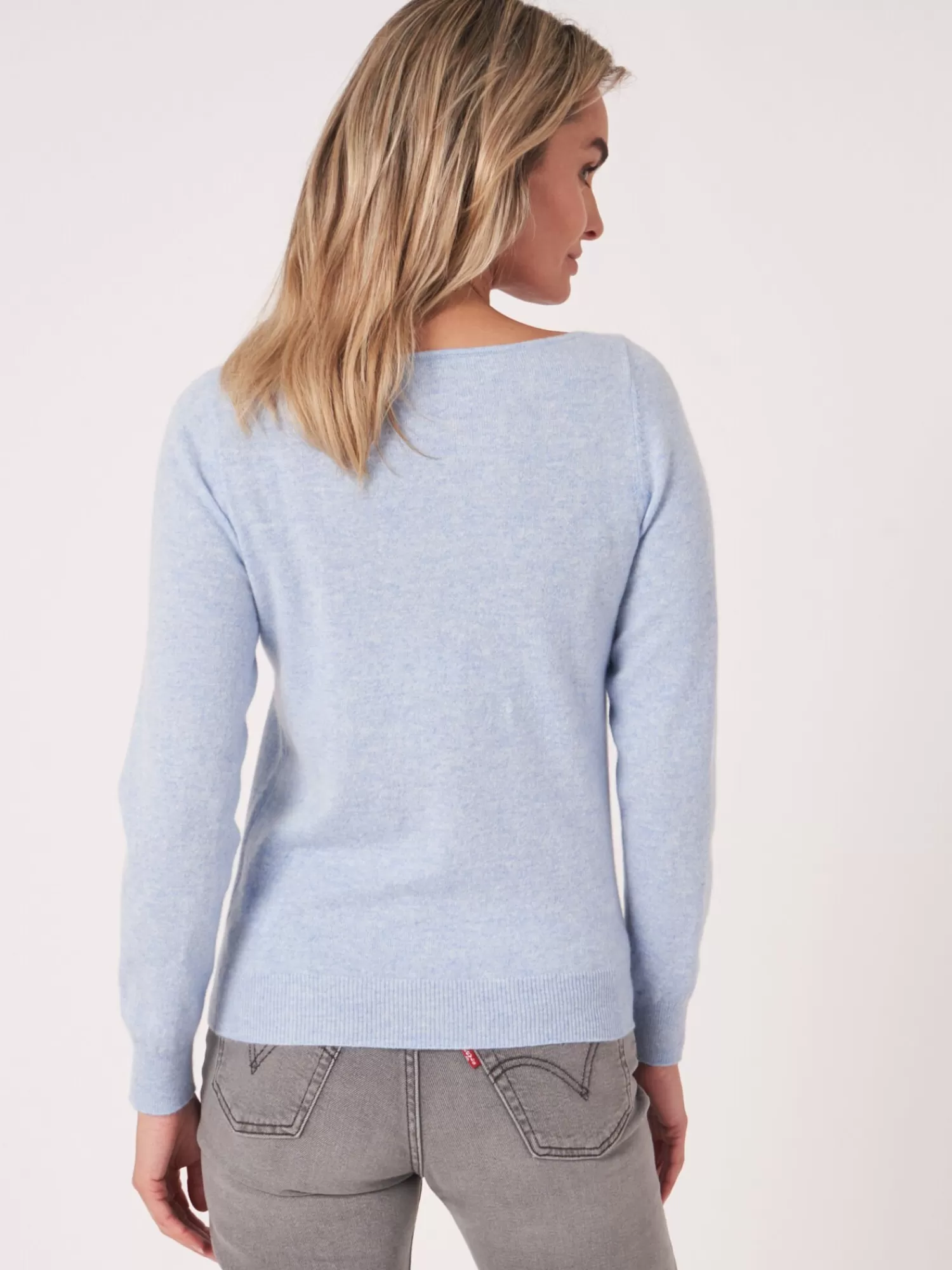 REPEAT cashmere Organisches Kaschmir>Basic Pullover Mit U-Boot-Ausschnitt Aus Bio-Kaschmir Sky