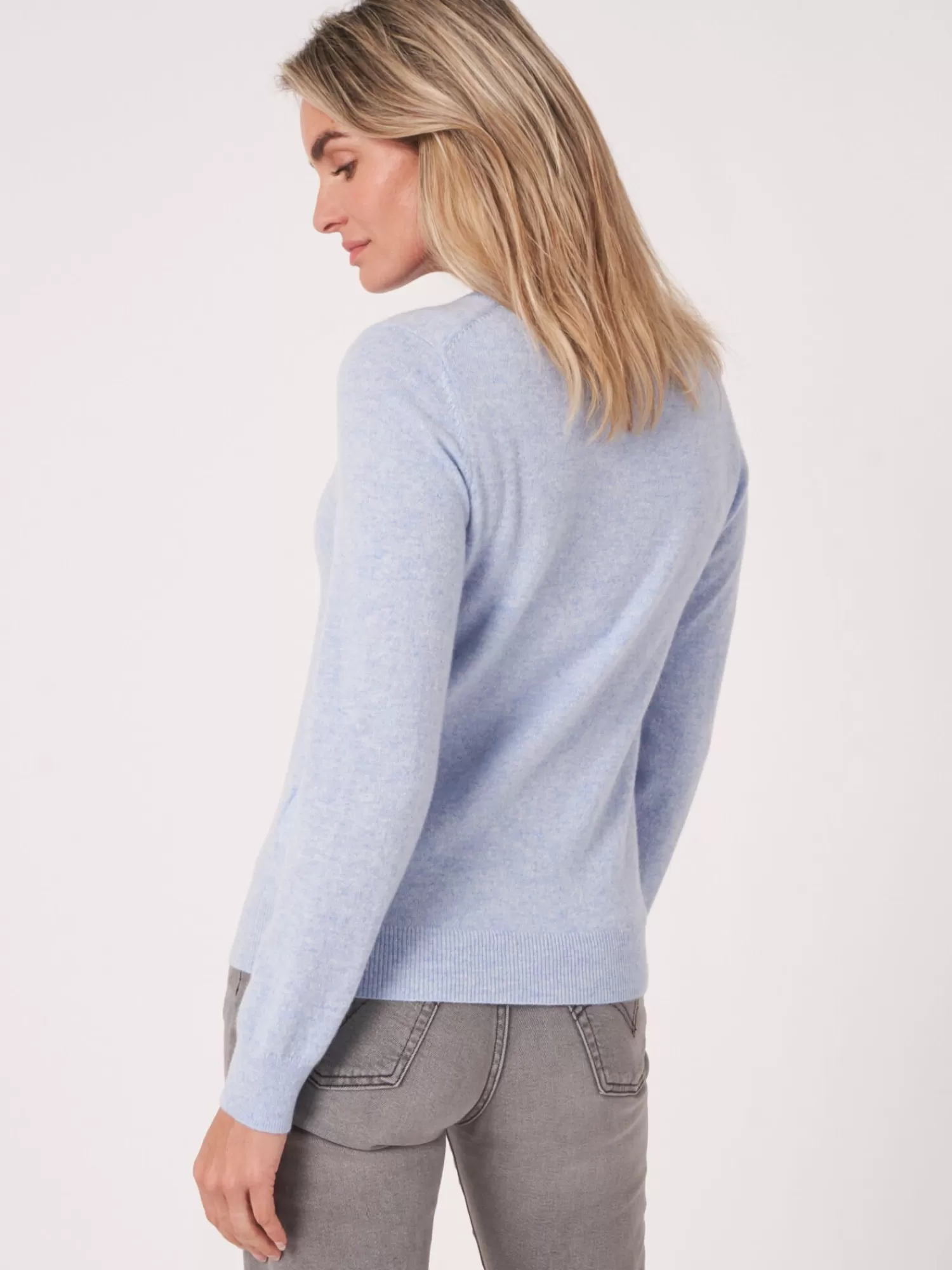 REPEAT cashmere Organisches Kaschmir>Basic Strickjacke Mit Rundhalsausschnitt Aus Bio-Kaschmir Sky