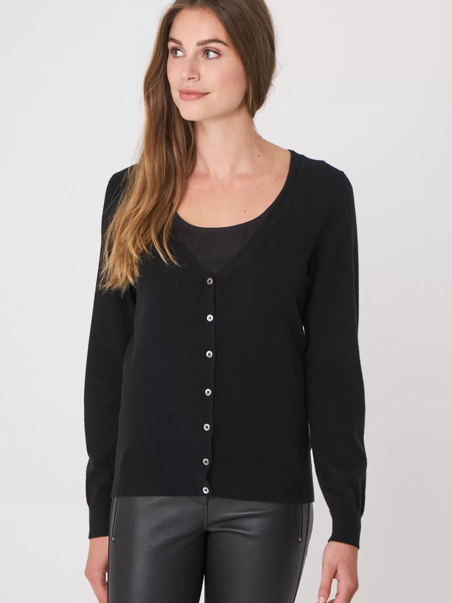 REPEAT cashmere Organisches Kaschmir>Basic Strickjacke Mit V-Ausschnitt Aus Bio-Kaschmir Black