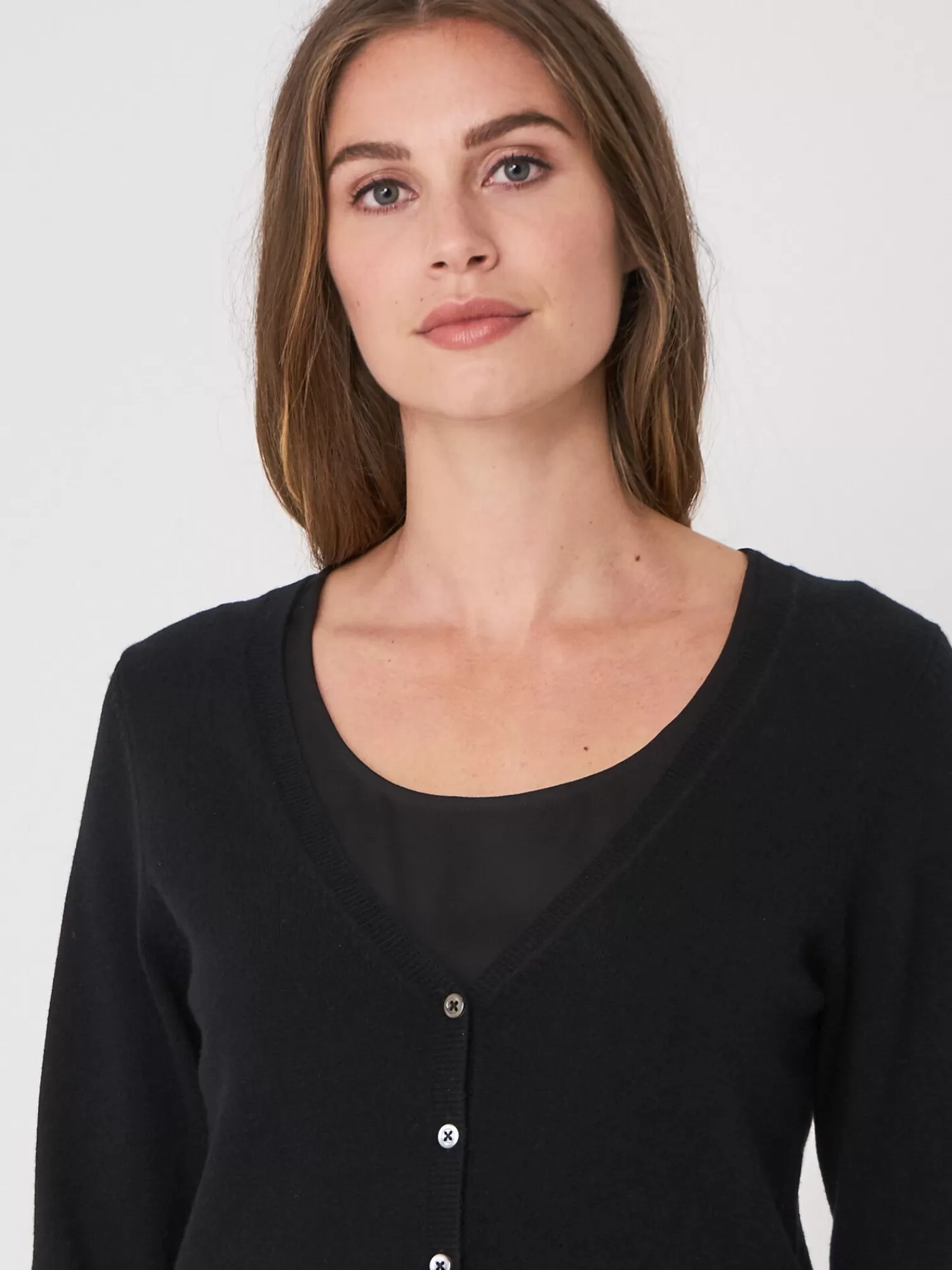 REPEAT cashmere Organisches Kaschmir>Basic Strickjacke Mit V-Ausschnitt Aus Bio-Kaschmir Black