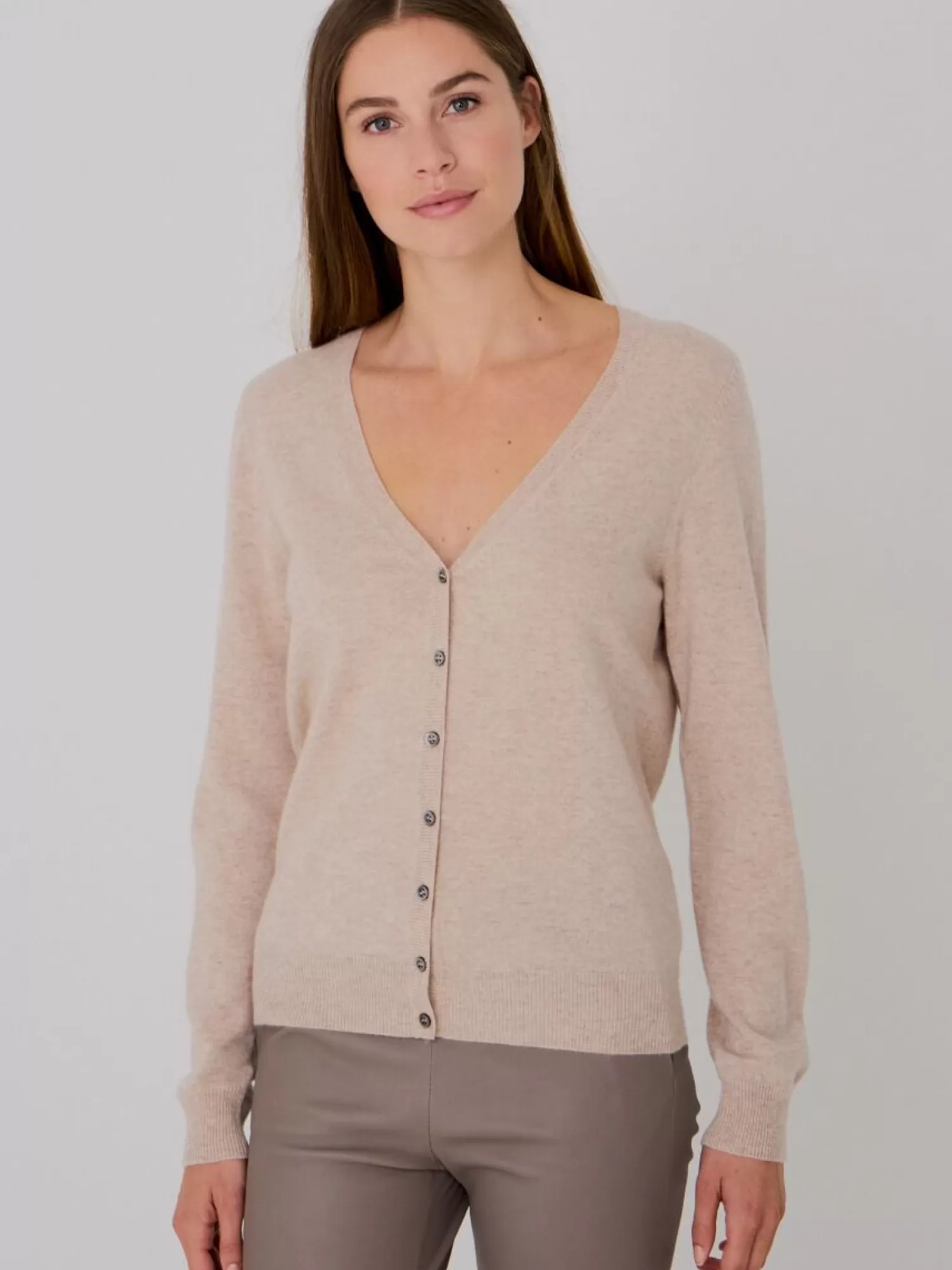 REPEAT cashmere Organisches Kaschmir>Basic Strickjacke Mit V-Ausschnitt Aus Bio-Kaschmir Beige