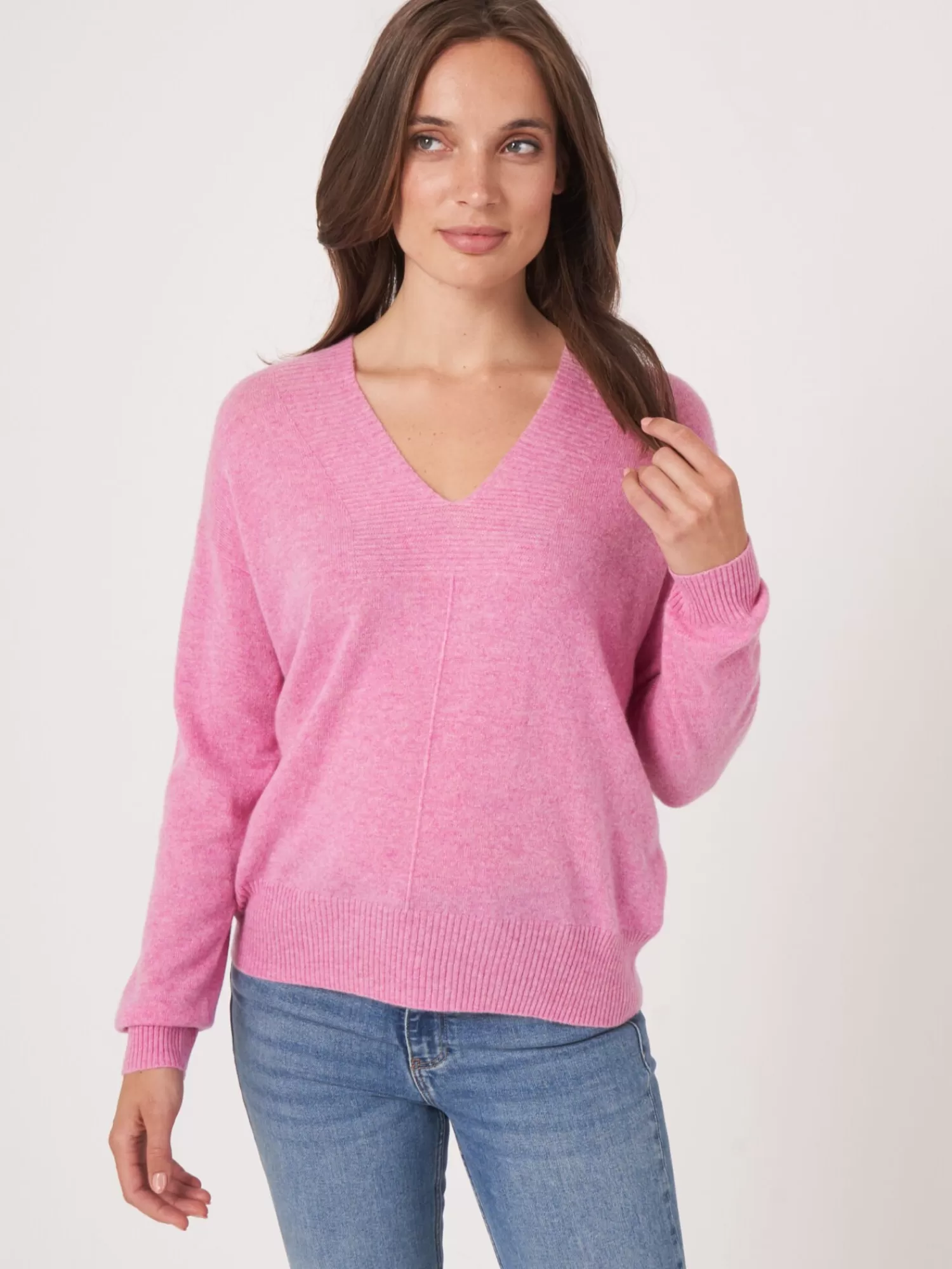 REPEAT cashmere Organisches Kaschmir>Bio-Kaschmir-Pullover Mit Geripptem V-Ausschnitt Blossom