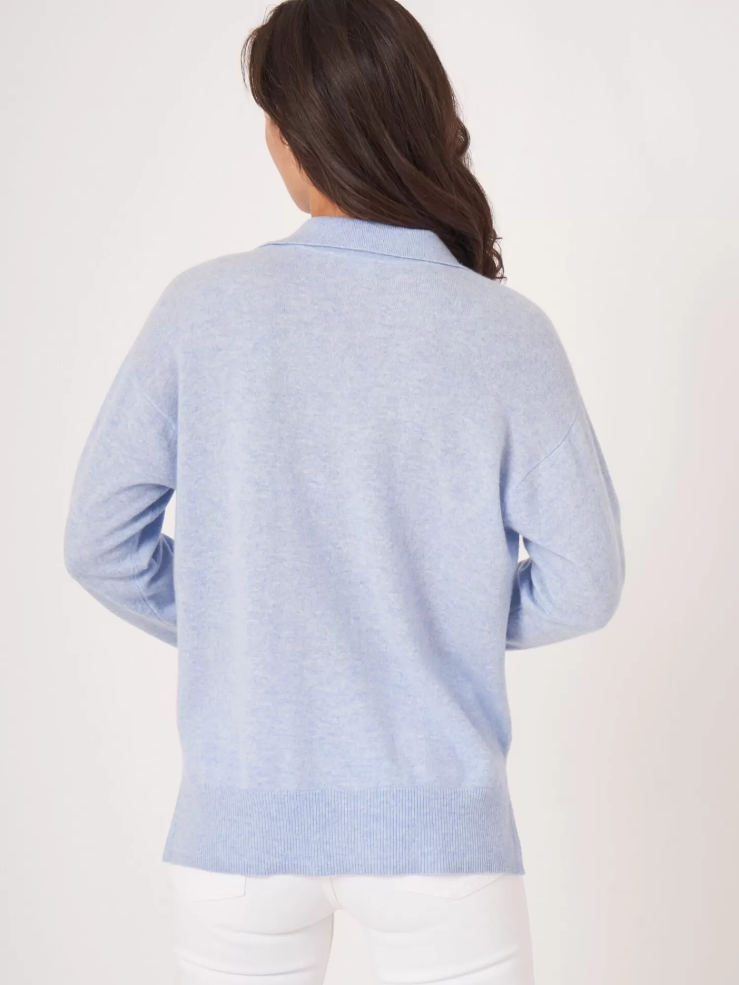 REPEAT cashmere Organisches Kaschmir>Bio-Kaschmir-Pullover Mit Polokragen Und Seitenschlitzen Sky