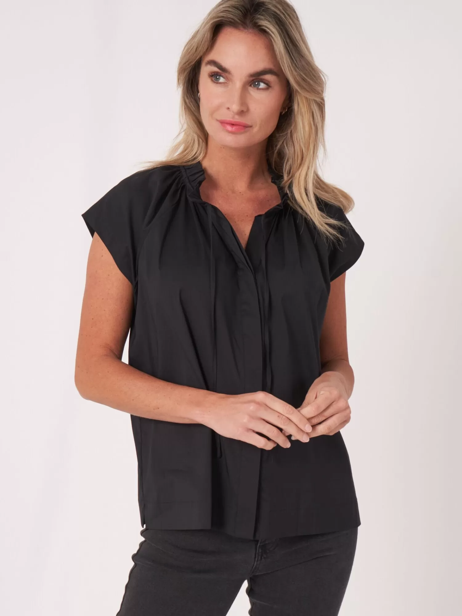 REPEAT cashmere Blusen>Bluse Mit Gerafftem Halsausschnitt Mit Bandchen Black