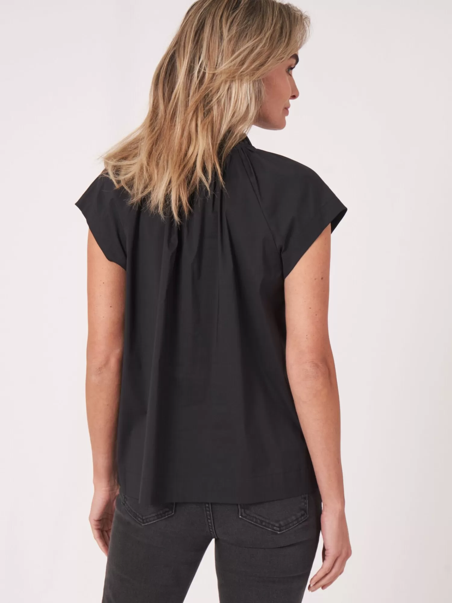 REPEAT cashmere Blusen>Bluse Mit Gerafftem Halsausschnitt Mit Bandchen Black