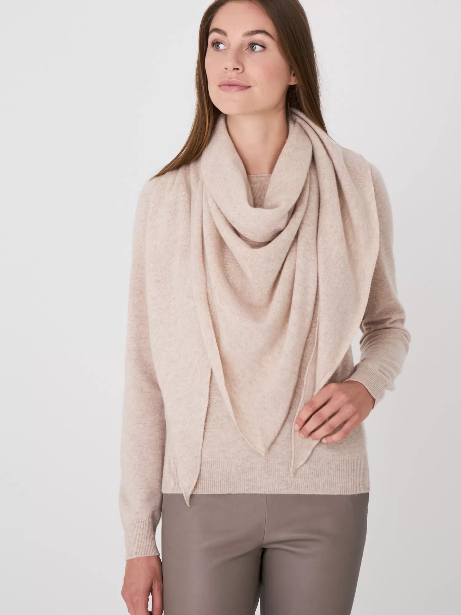 REPEAT cashmere Organisches Kaschmir>Dreieckiger Schal Aus Bio-Kaschmir Beige