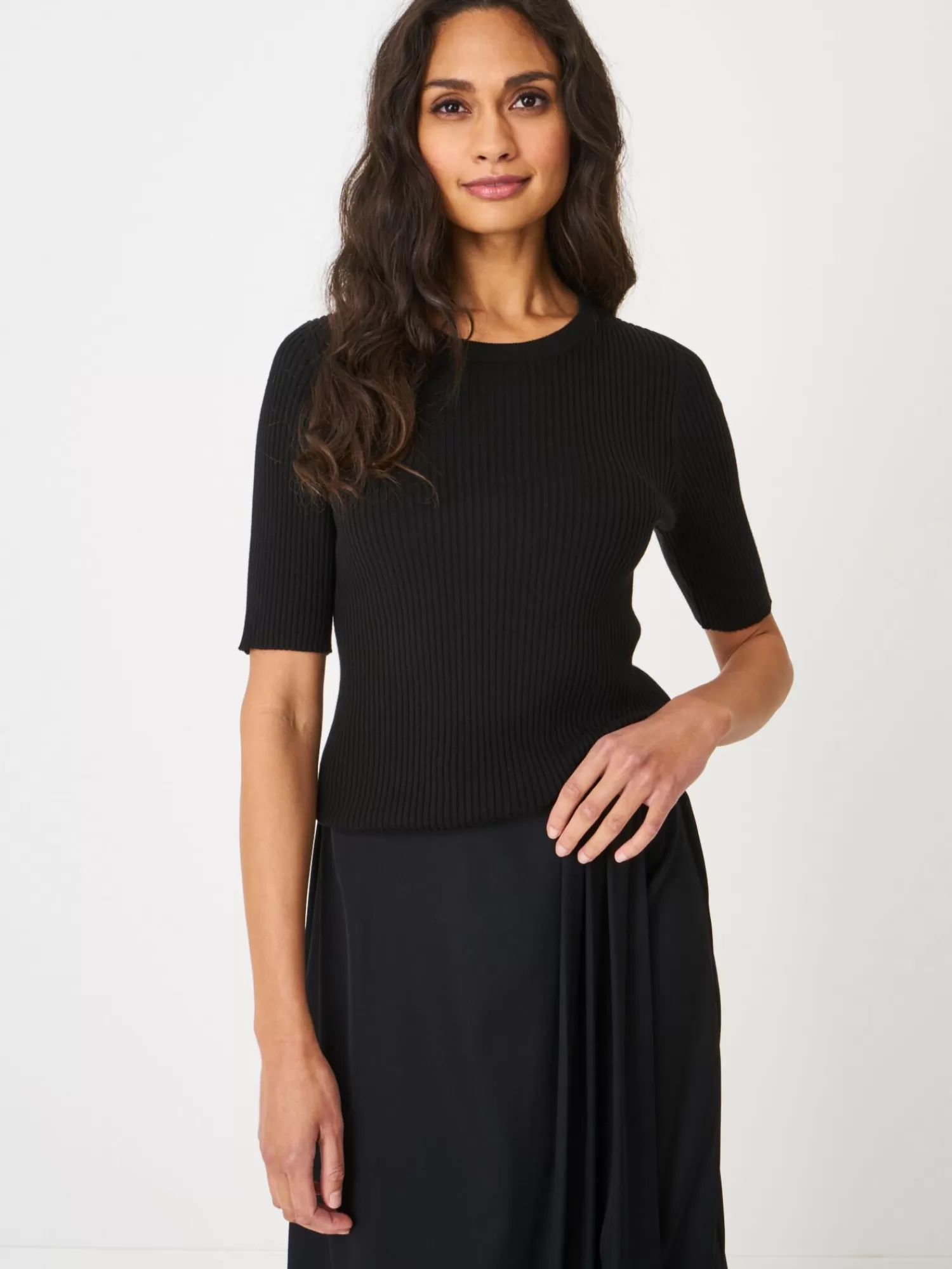 REPEAT cashmere Pullover>Figurbetonter Kurzarm-Pullover In Rippstrick Black