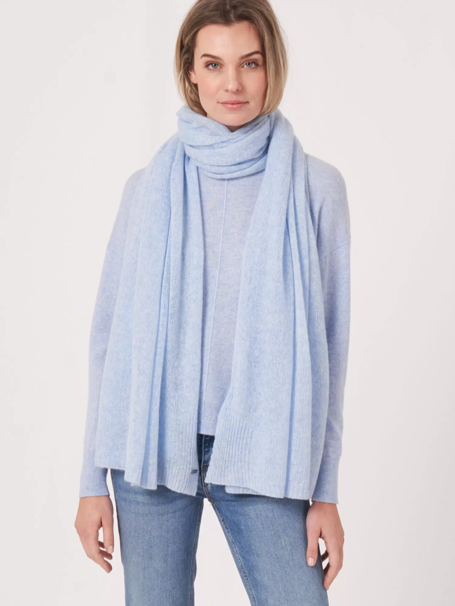 REPEAT cashmere Organisches Kaschmir>Groser Locker Gestrickter Schal Aus Bio-Kaschmir Sky