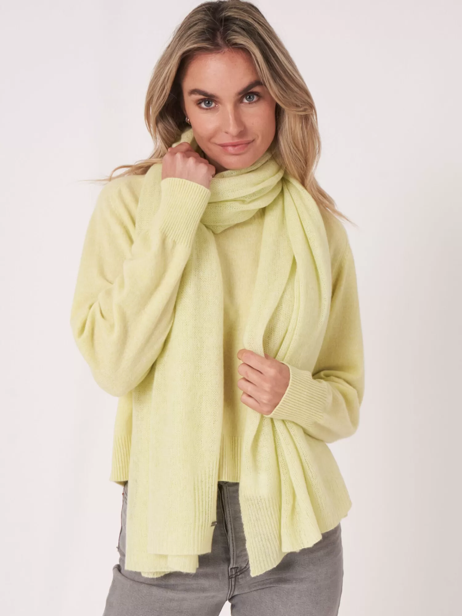 REPEAT cashmere Organisches Kaschmir>Groser Locker Gestrickter Schal Aus Bio-Kaschmir Soda