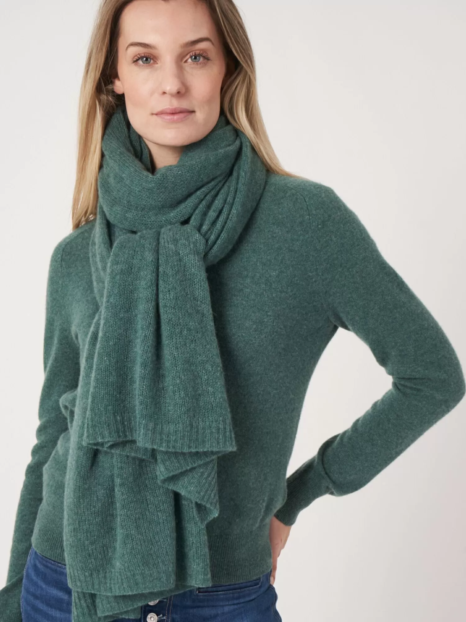 REPEAT cashmere Schals>Groser Locker Gestrickter Schal Aus Bio-Kaschmir Kelp