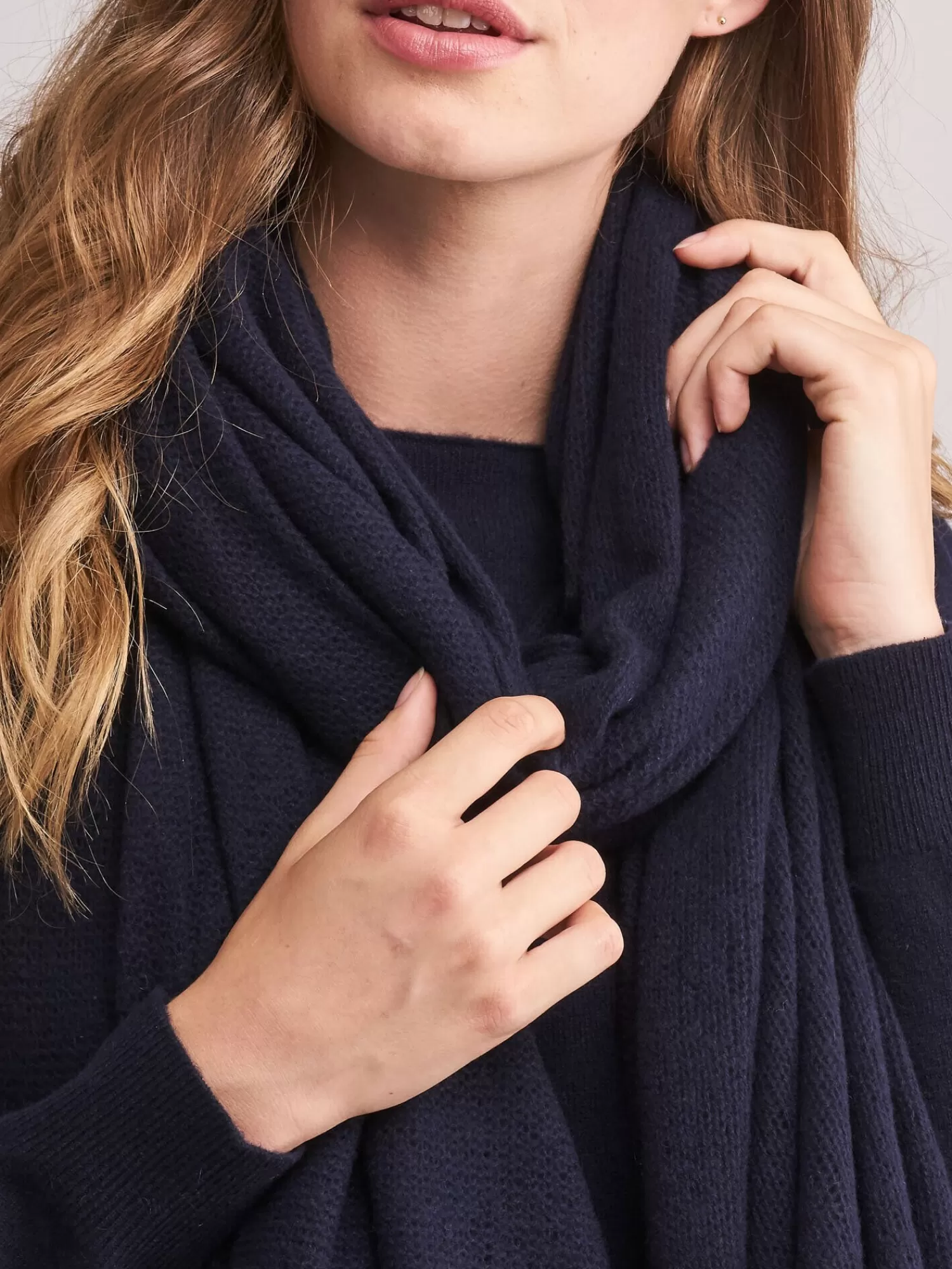 REPEAT cashmere Organisches Kaschmir>Groser Locker Gestrickter Schal Aus Bio-Kaschmir Navy