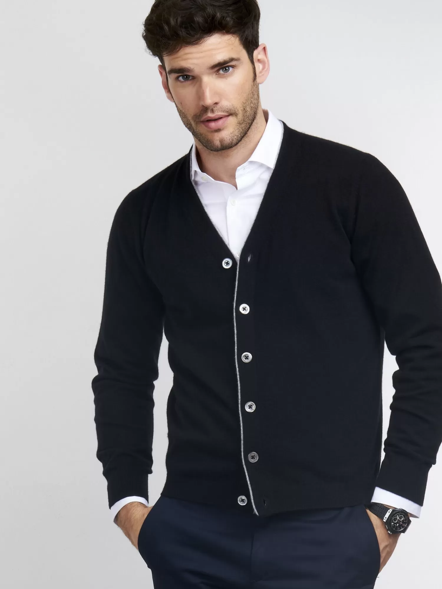 REPEAT cashmere Strickjacken>Herren-Strickjacke Mit V-Ausschnitt Aus Kaschmir Black/Lt Grey