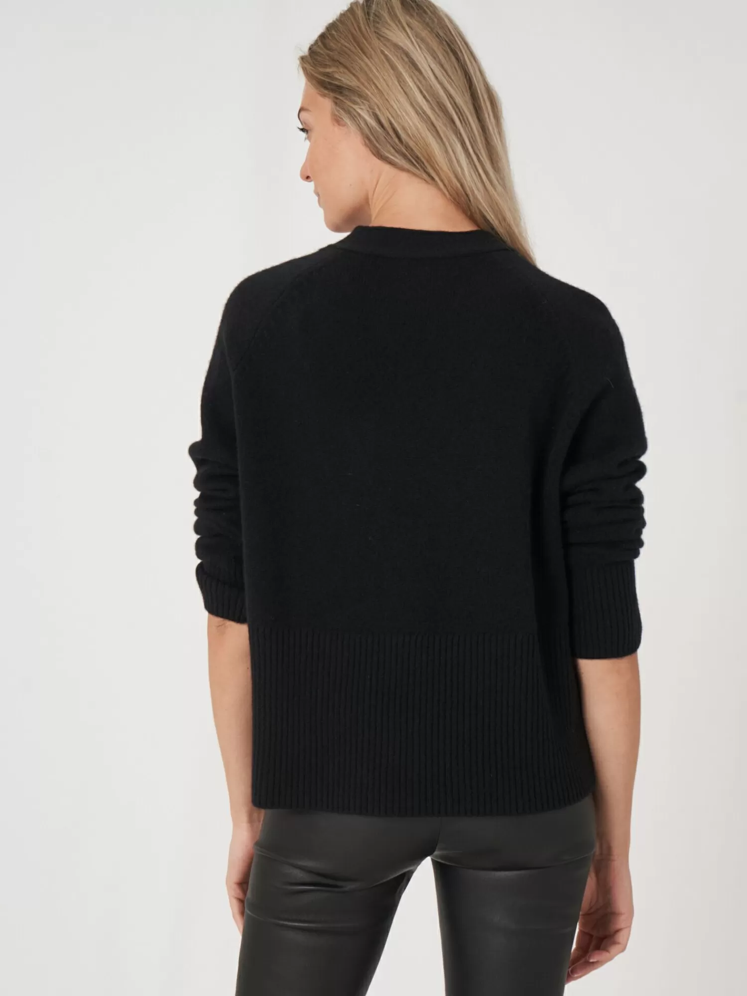 REPEAT cashmere Strickjacken>Kaschmir-Strickjacke Mit Geripptem V-Ausschnitt Black