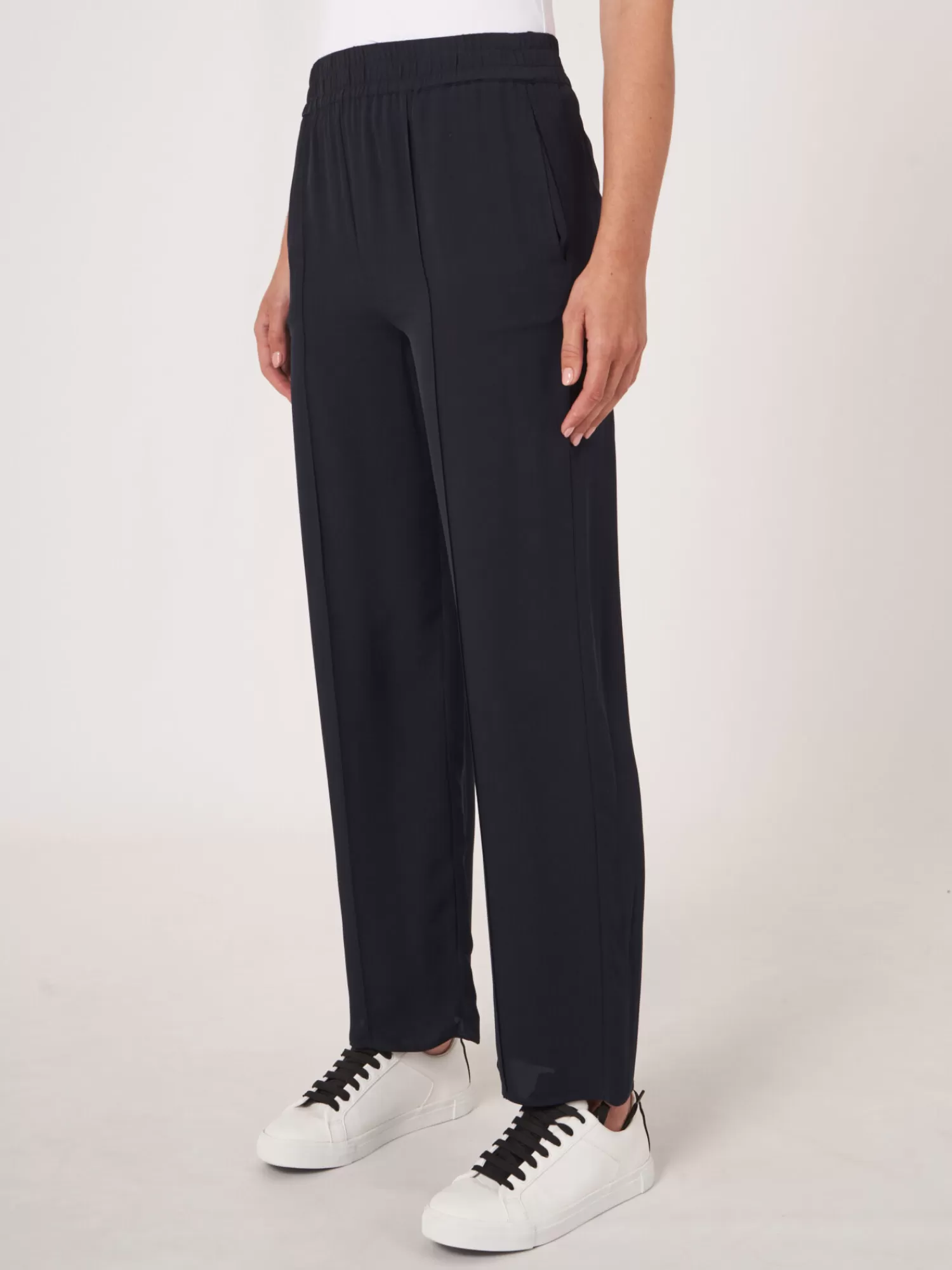 REPEAT cashmere Hosen>Locker Geschnittene Seidenhose Navy