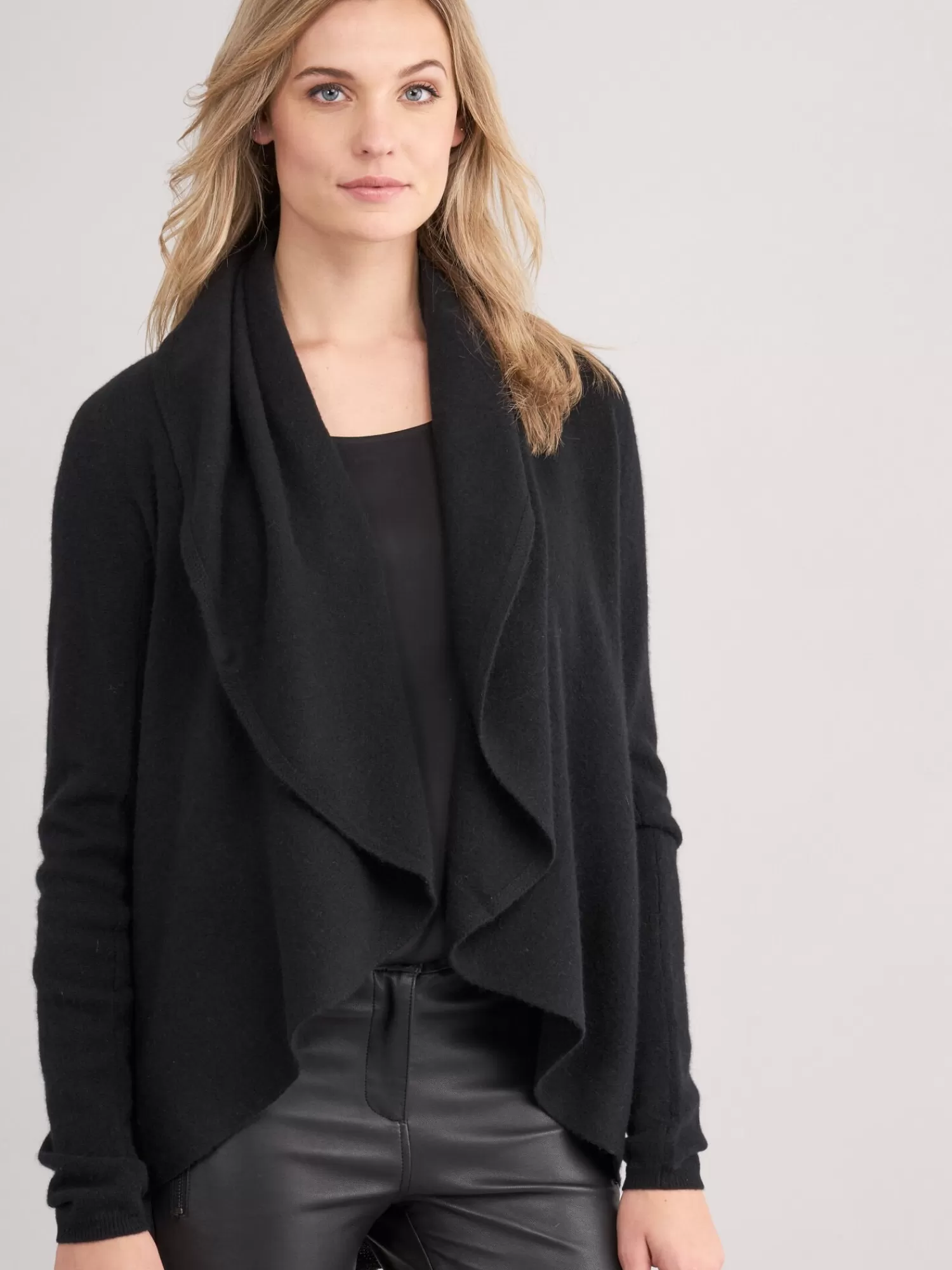 REPEAT cashmere Strickjacken>Offene Strickjacke Mit Schalkragen Aus Bio-Kaschmir Black