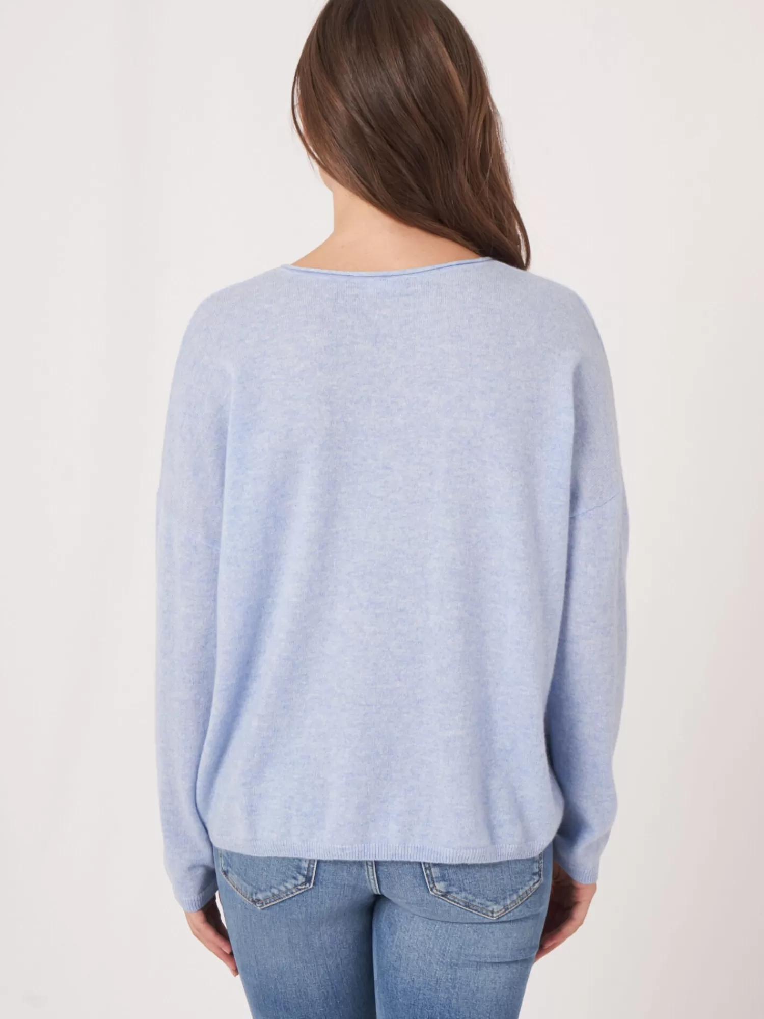 REPEAT cashmere Organisches Kaschmir>Oversized Bio-Kaschmir-Pullover Mit V-Ausschnitt Sky