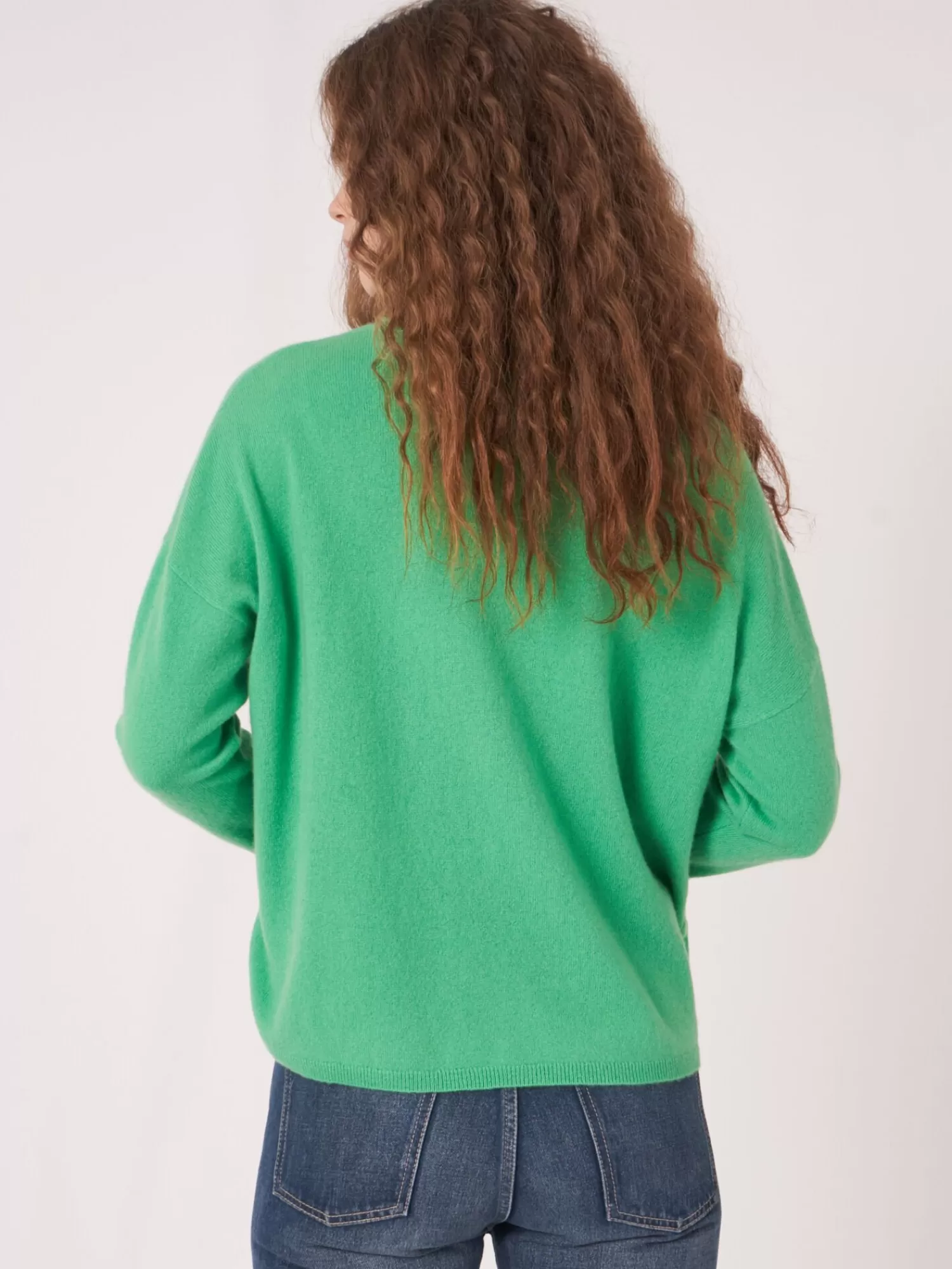 REPEAT cashmere Organisches Kaschmir>Oversized Bio-Kaschmir-Pullover Mit V-Ausschnitt Basil