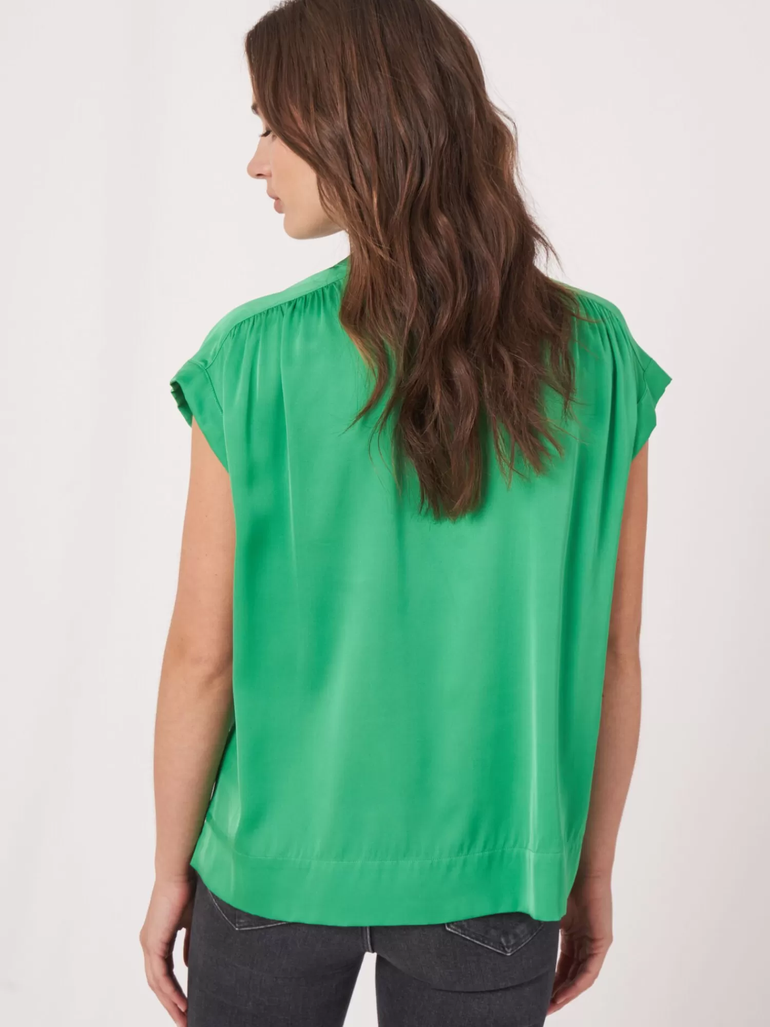 REPEAT cashmere Tops>Oversized Geknopftes Blusentop Aus Seide Basil