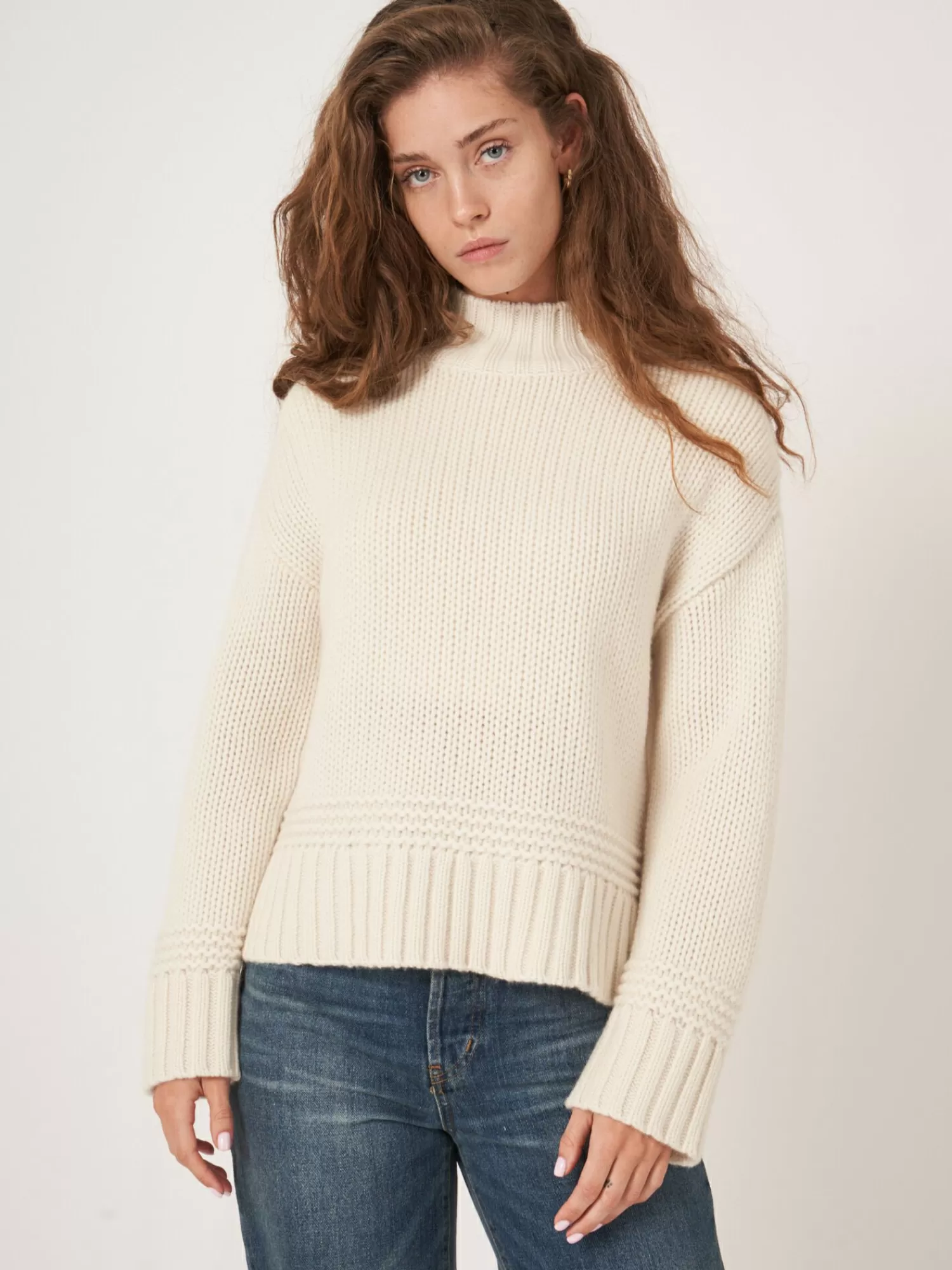 REPEAT cashmere Pullover>Pullover Mit Stehkragen Mit Geripptem Saum Und Strick-Details Cream