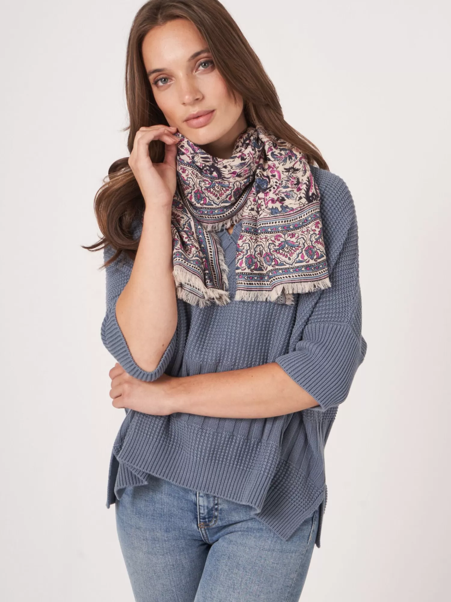 REPEAT cashmere Schals>Quadratischer Schal Aus Modal-Kaschmir-Mischung Mit Blumenprint Blossom