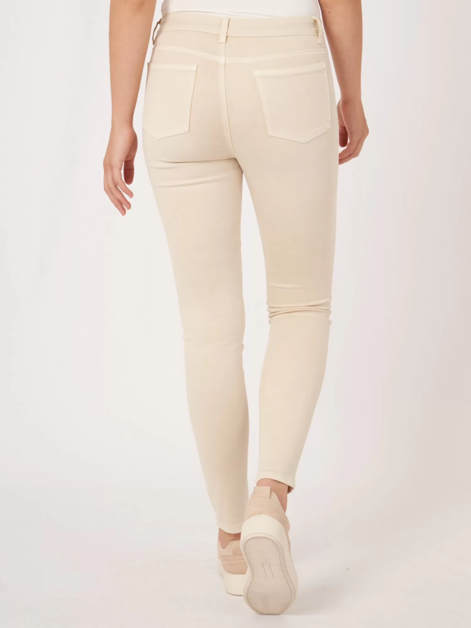 REPEAT cashmere Hosen>Straight-Cut Jeans Ivory